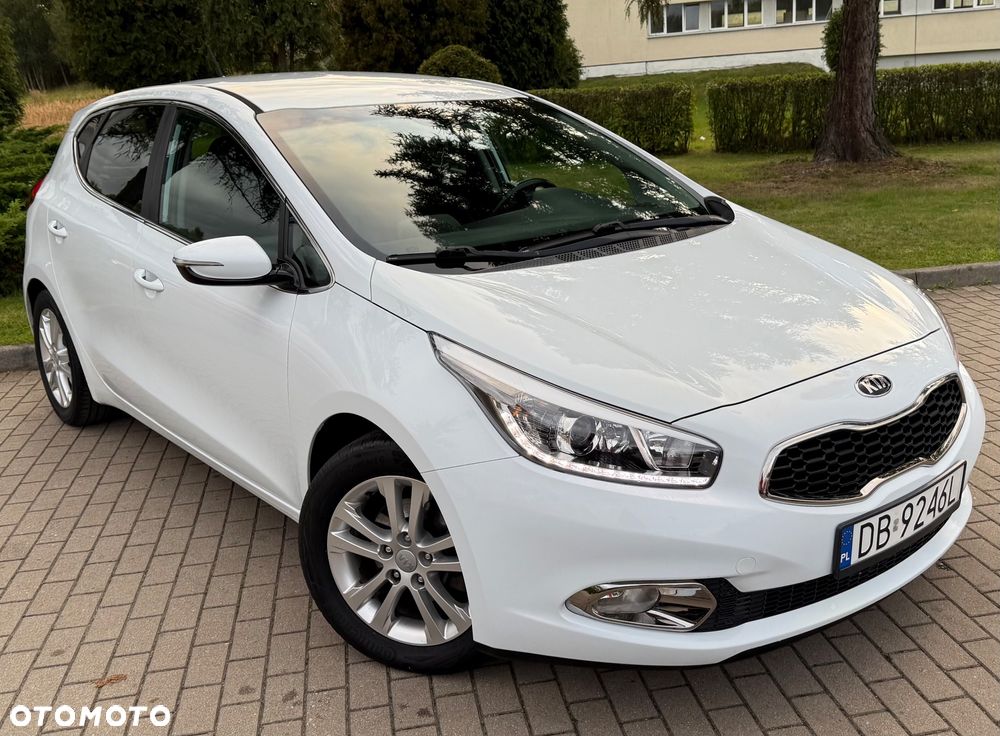 Kia Ceed 1.4 CVVT Dream Team Edition - 14