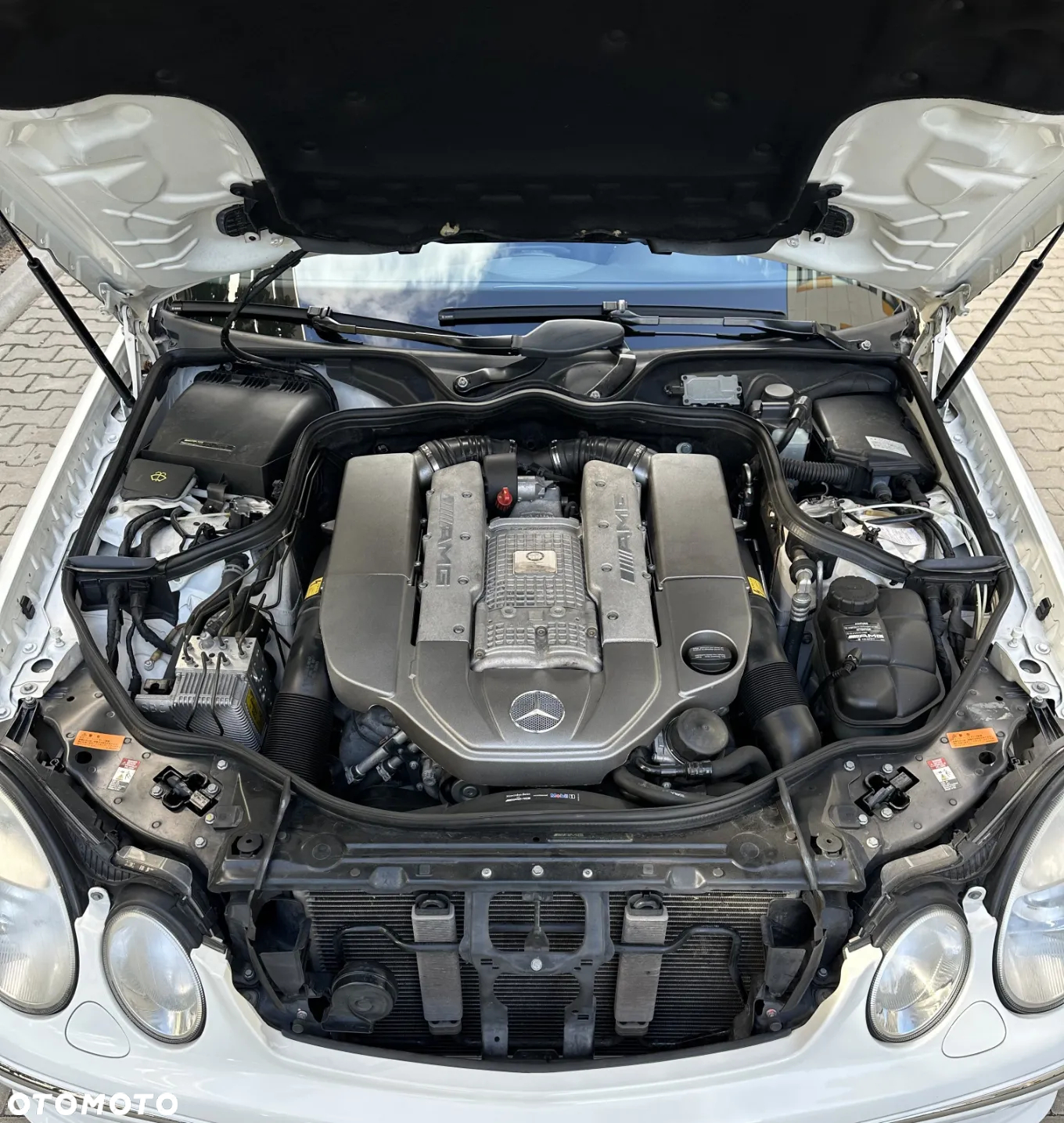 Mercedes-Benz Klasa E 55 AMG - 14