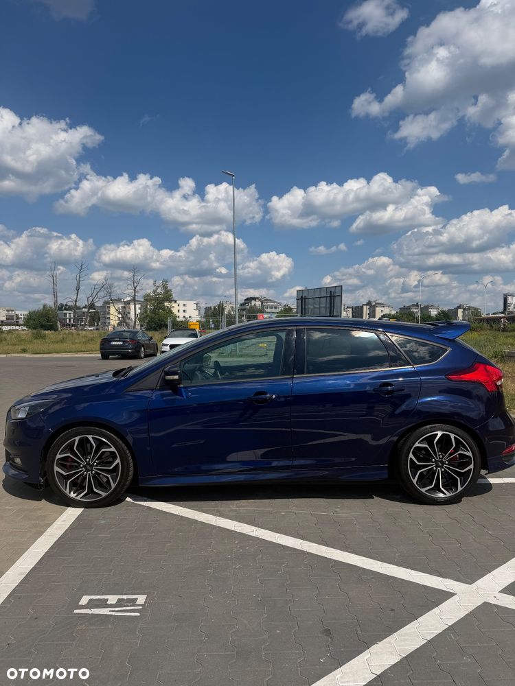 Ford Focus ST - 8