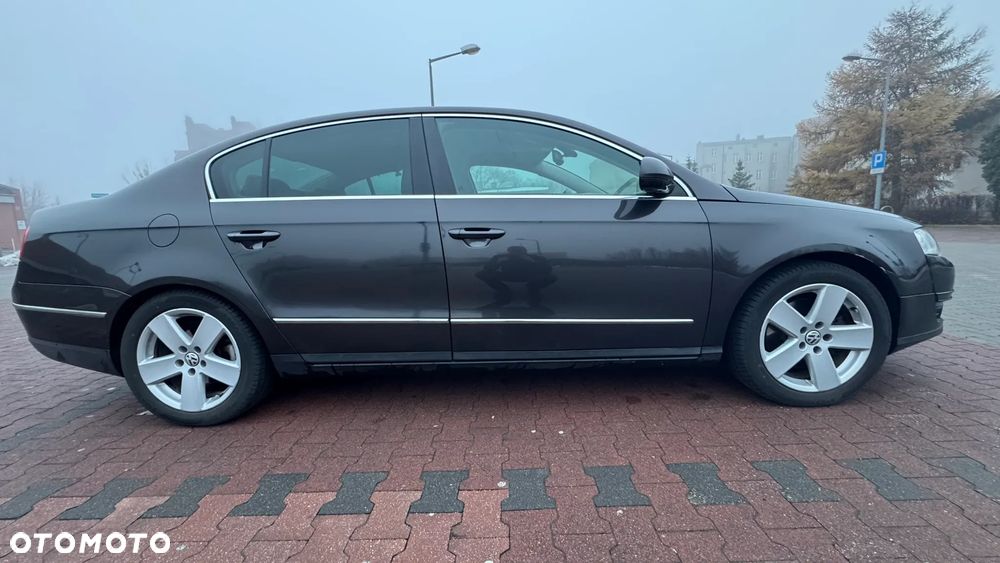 Volkswagen Passat 2.0 TDI DPF DSG Individual - 3