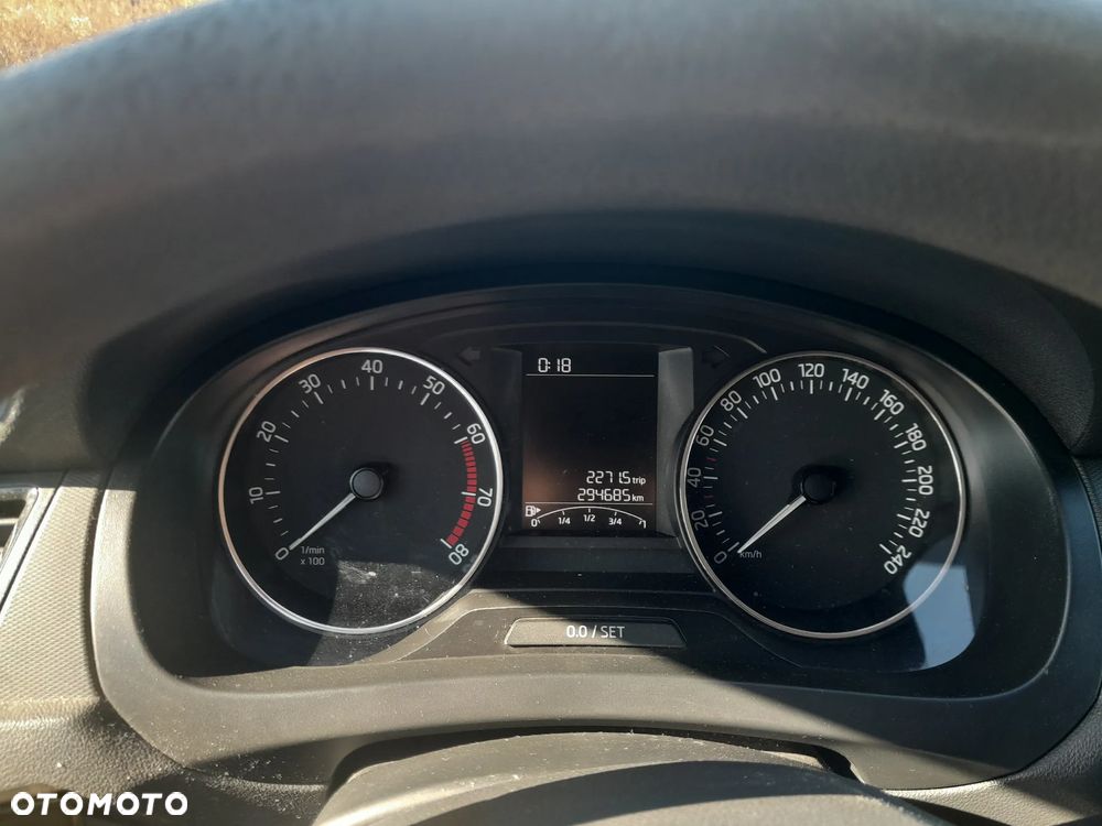 Skoda RAPID 1.2 TSI Active - 18