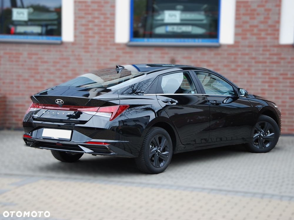 Hyundai Elantra 1.6 Smart CVT - 16