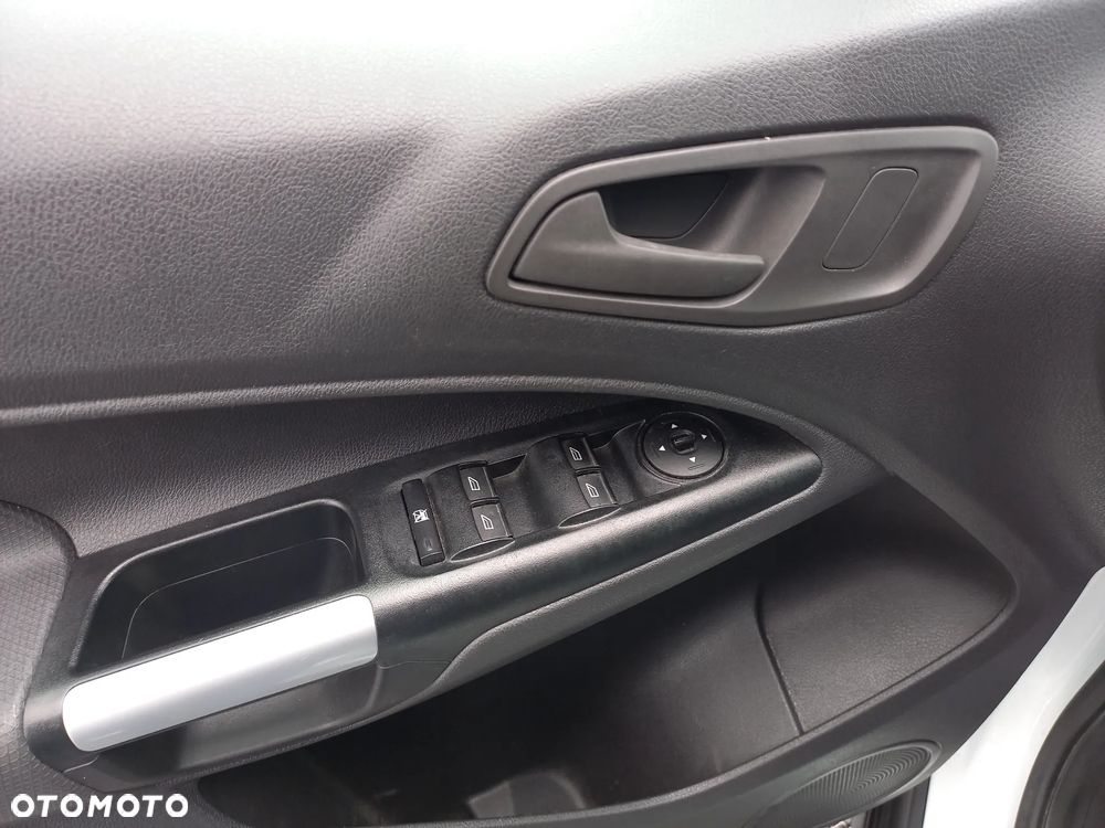 Ford Transit Connect - 28