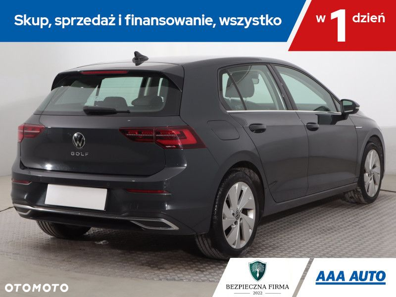 Volkswagen Golf - 6
