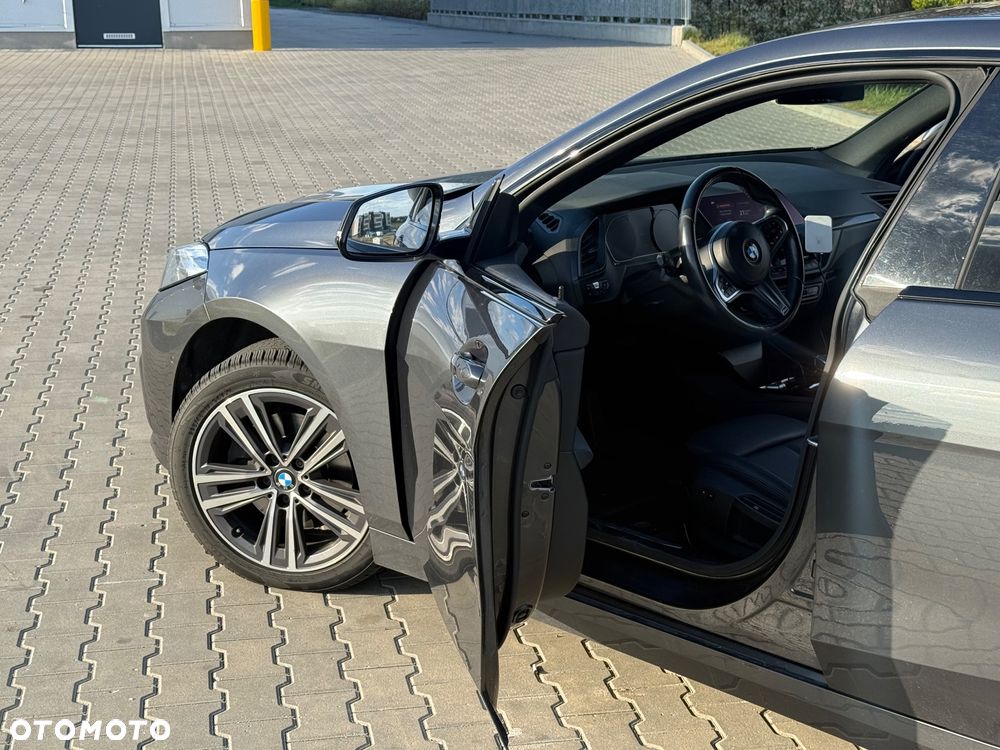 BMW Seria 2 216d Sport Line - 8