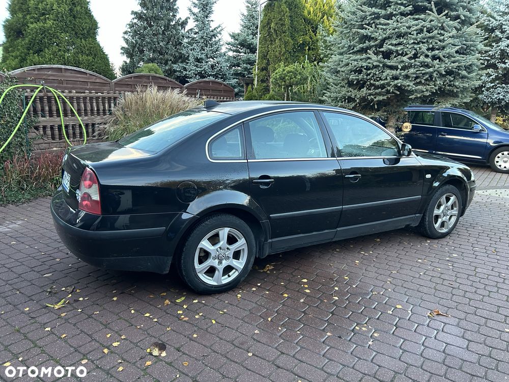 Volkswagen Passat - 4