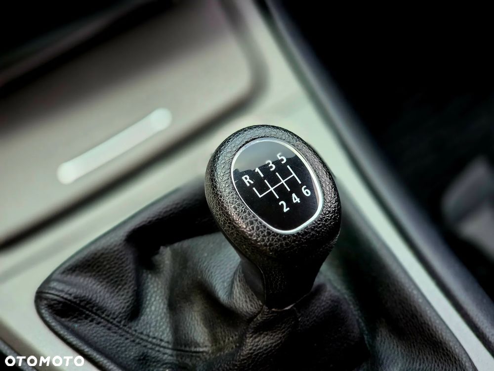 BMW Seria 1 118i Edition Sport - 27