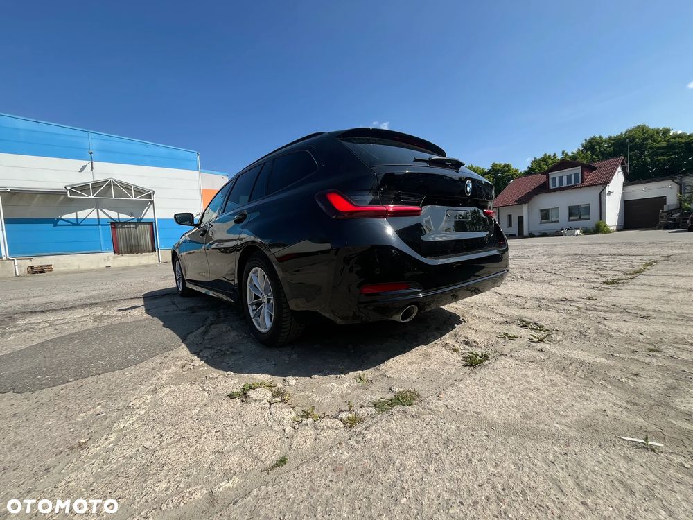 BMW Seria 3 318d Touring Sport Line - 11