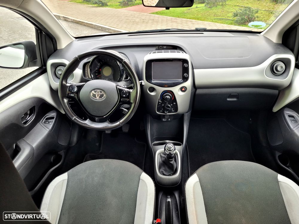 Toyota Aygo x-play touch - 5
