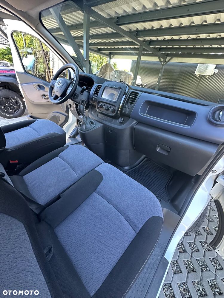 Opel Vivaro - 12