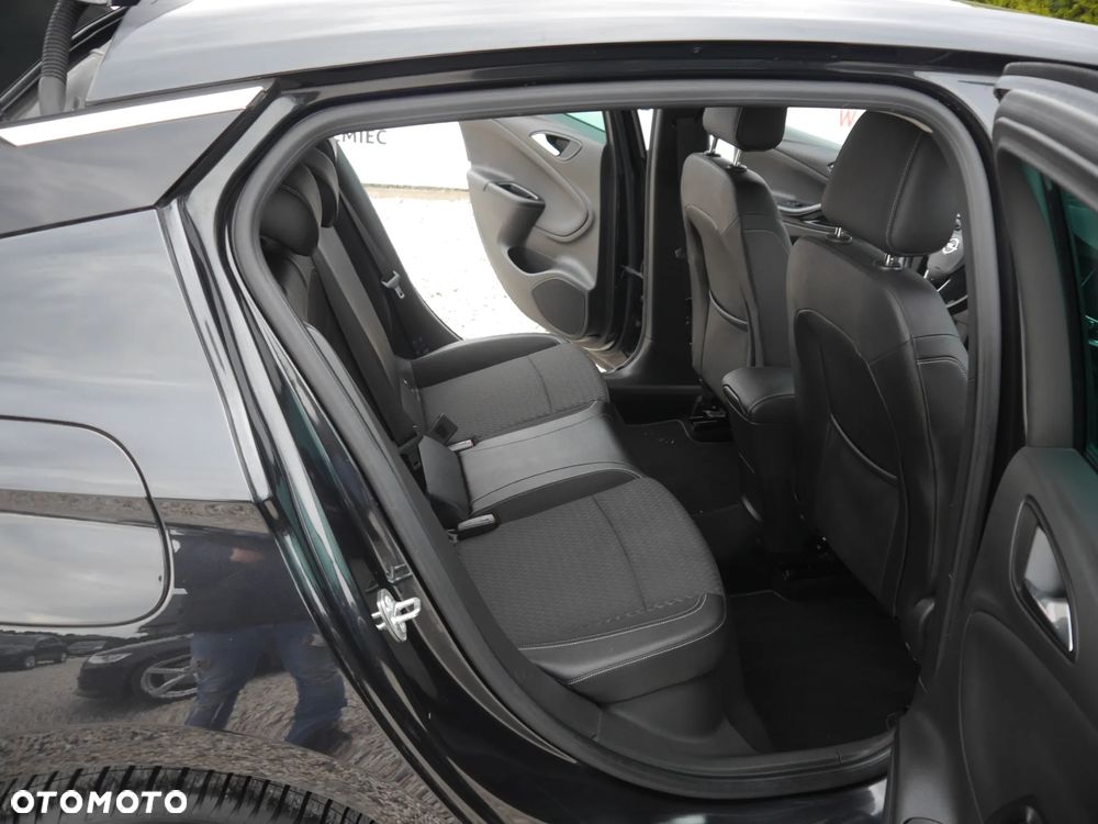 Opel Astra 1.4 Turbo Business - 14