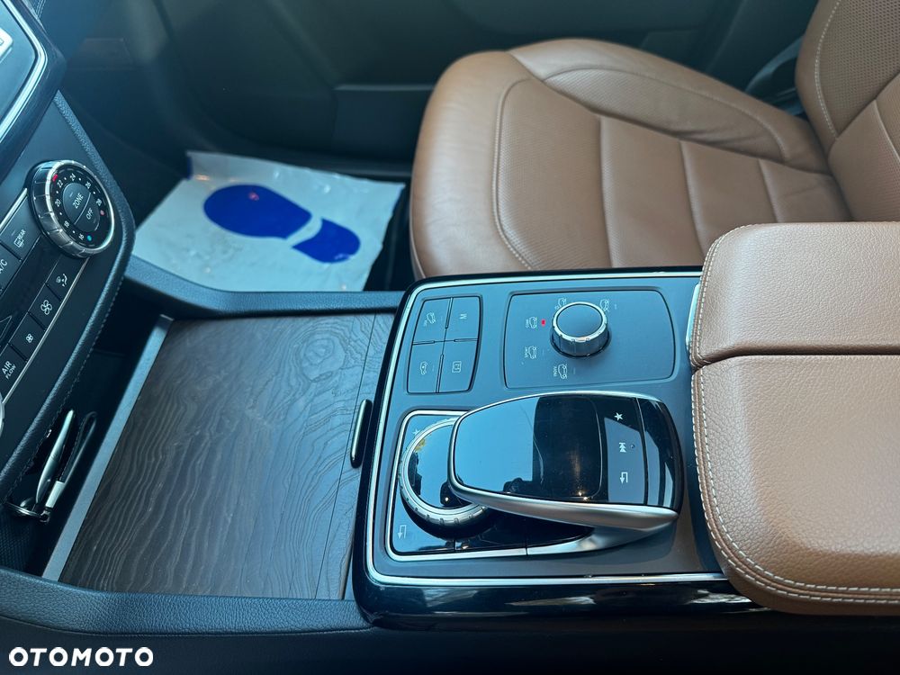 Mercedes-Benz GLS - 14