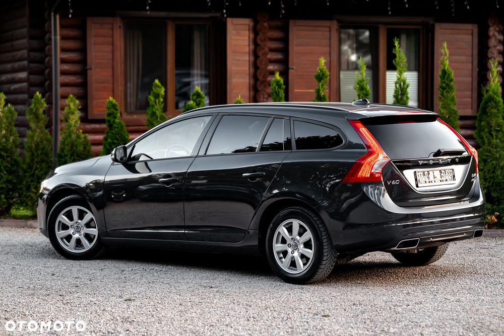 Volvo V60 D4 AWD Geartronic Momentum - 9
