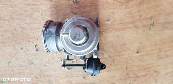 VW PASAT B5 LIFT ZAWÓR EGR 038131501AA