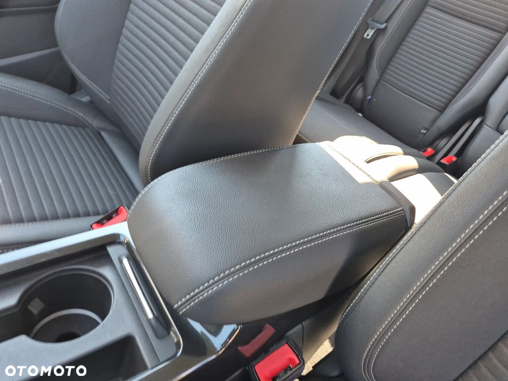 Ford Kuga 2.0 TDCi 4x2 Titanium - 21