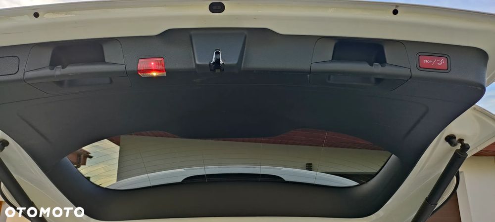 Mercedes-Benz GLB - 10