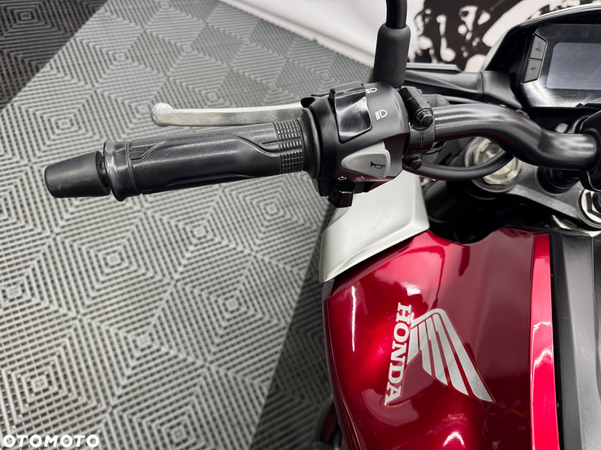Honda CB - 23