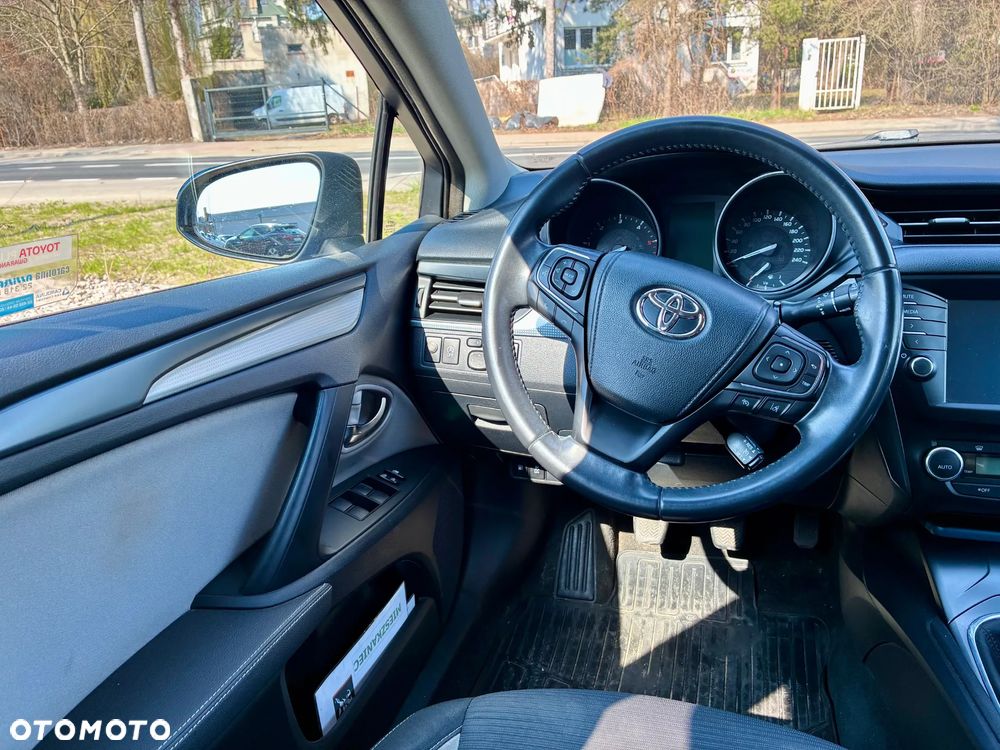 Toyota Avensis 2.0 D-4D Premium - 5