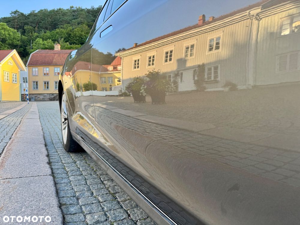 Tesla Model S - 23