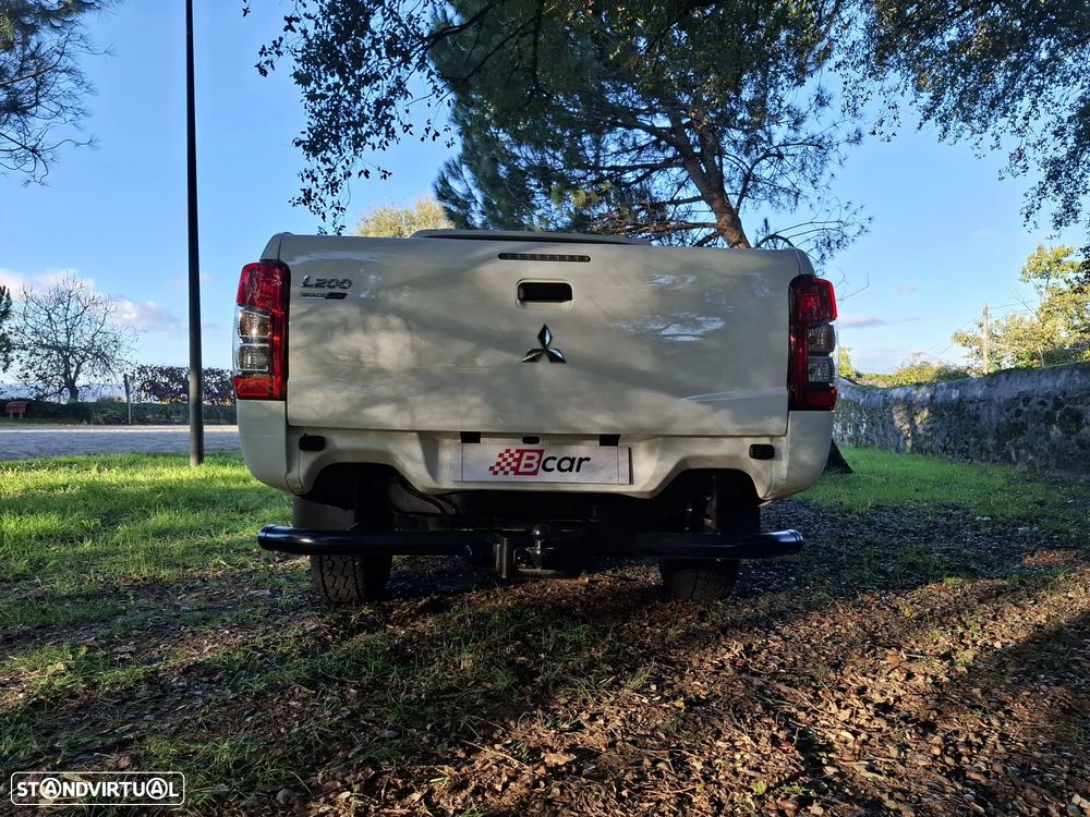 Mitsubishi L200 2.3 DI-D CD Invite 4WD - 11