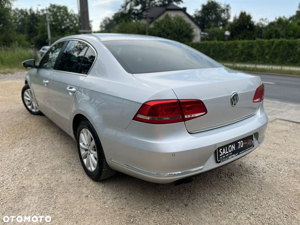 Volkswagen Passat - 4