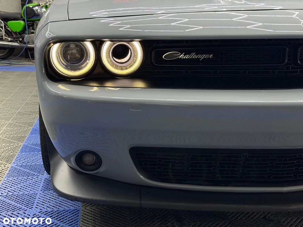 Dodge Challenger 6.4 Scat Pack - 2