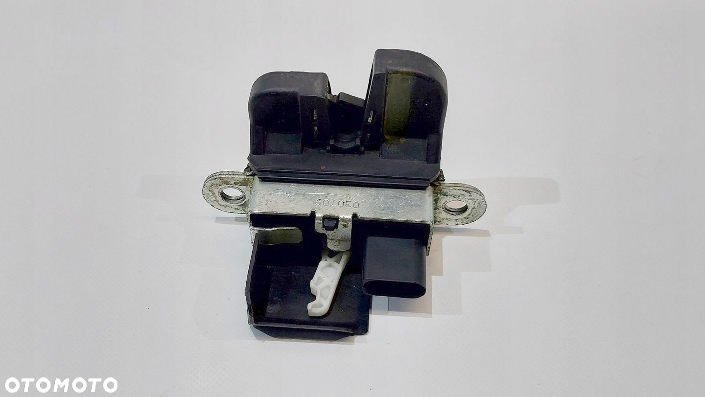 ZAMEK KLAPY BAGAŻNIKA VW TOURAN I 1T0827505G - 3
