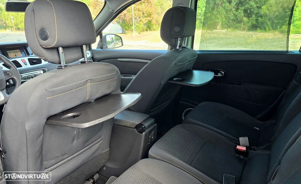 Renault Scénic 1.5 dCi Dynamique S — fotografia 17