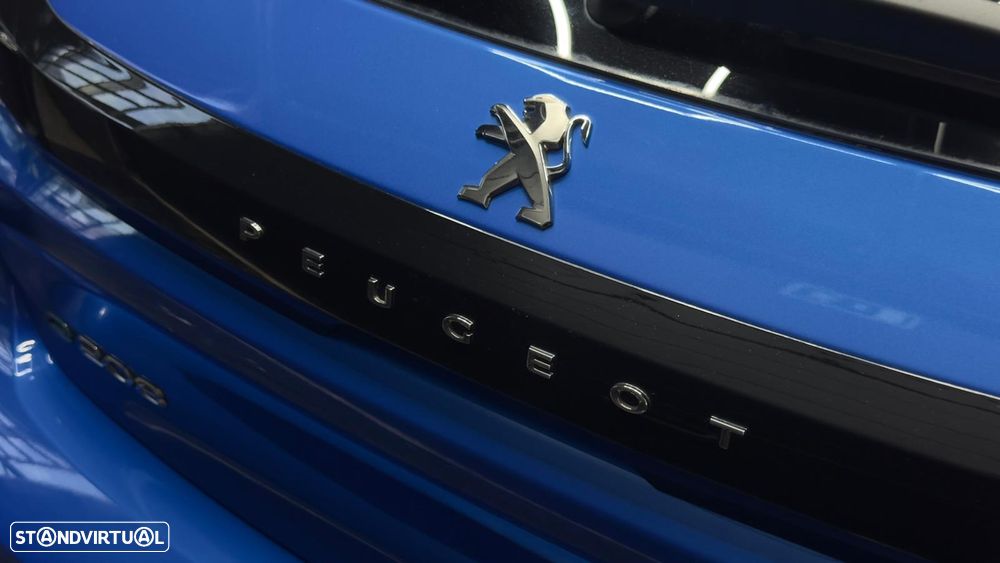 Peugeot e-208 GT - 35