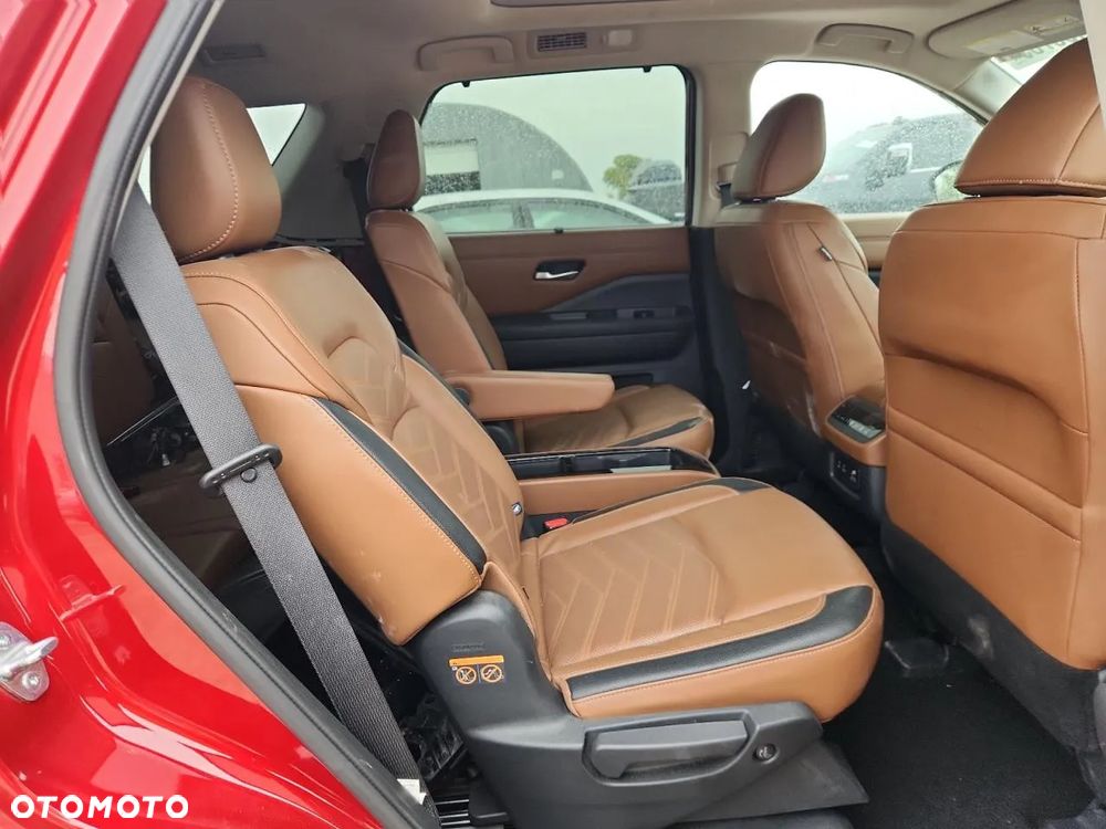 Nissan Pathfinder - 8