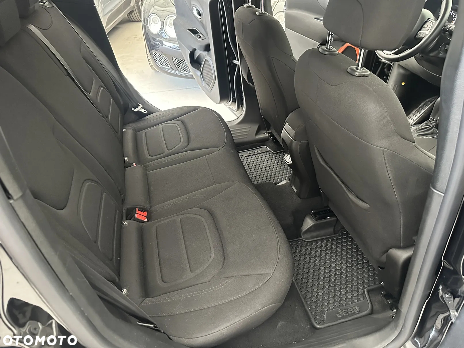 Jeep Renegade - 8