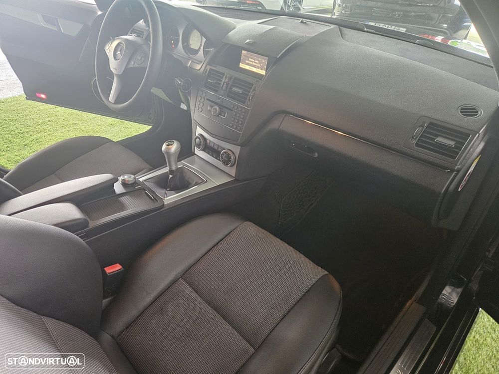 Mercedes-Benz C 220 CDi Avantgarde - 24