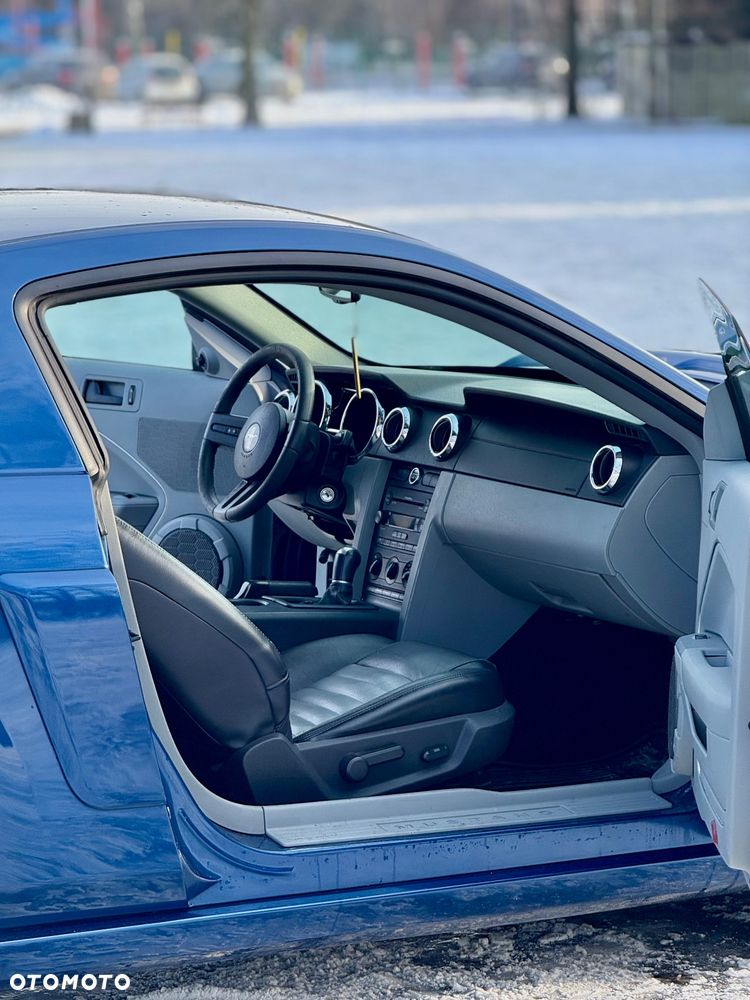Ford Mustang - 8