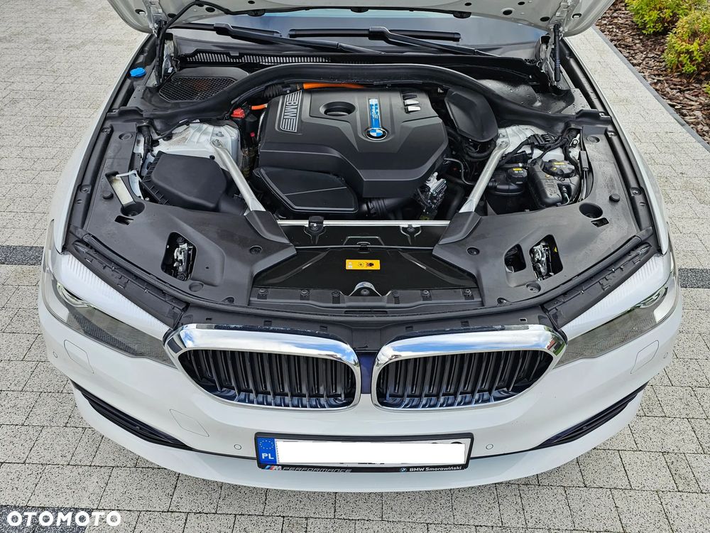 BMW Seria 5 530e iPerformance M Sport sport - 31