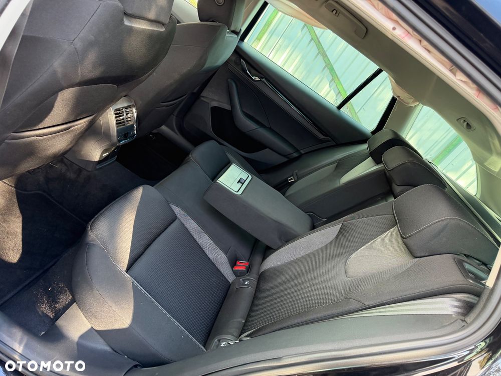 Skoda Octavia 2.0 TDI Style DSG - 29