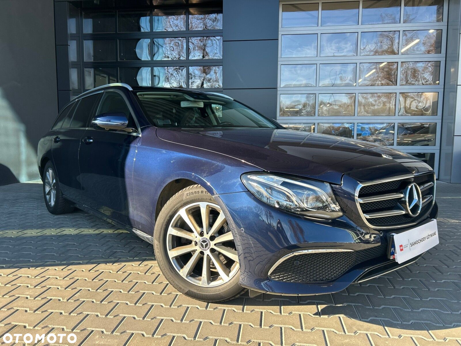 Mercedes-Benz Klasa E 220 d 4-Matic 9G-TRONIC - 3