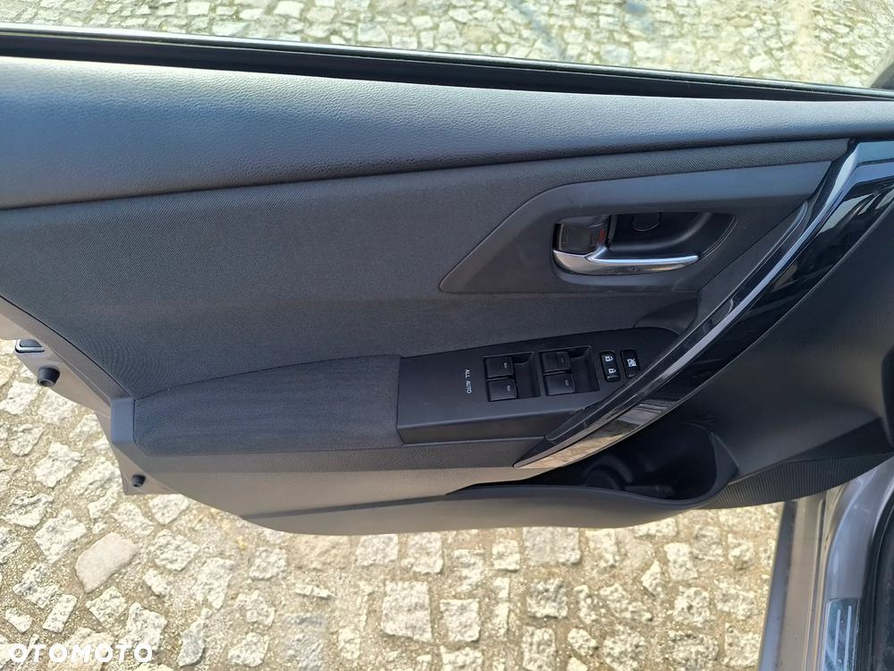 Toyota Auris 1.6 D-4D Design Edition - 21