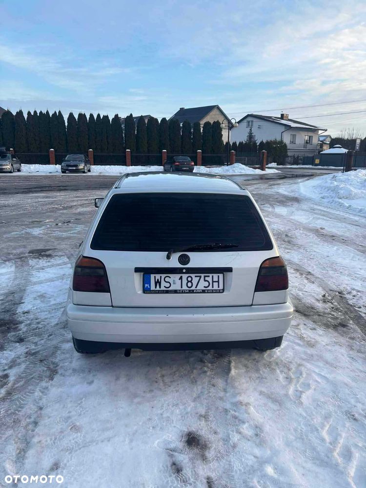 Volkswagen Golf - 3