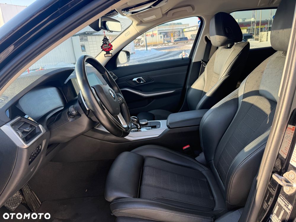 BMW Seria 3 330e Sport Line sport - 20