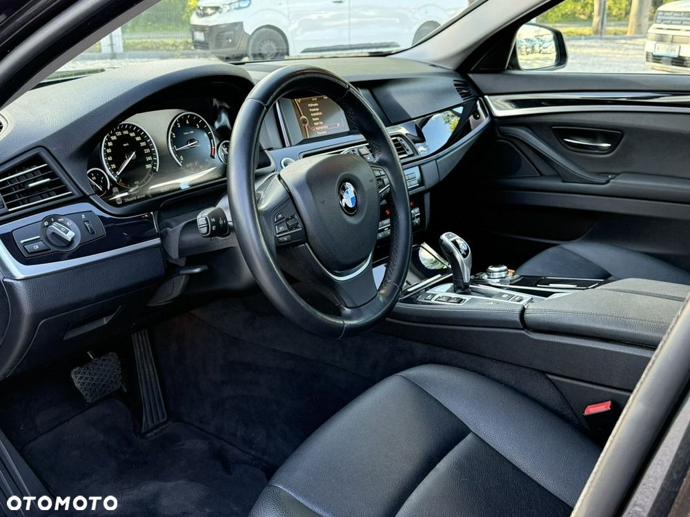 BMW Seria 5 528i Sport-Aut - 10