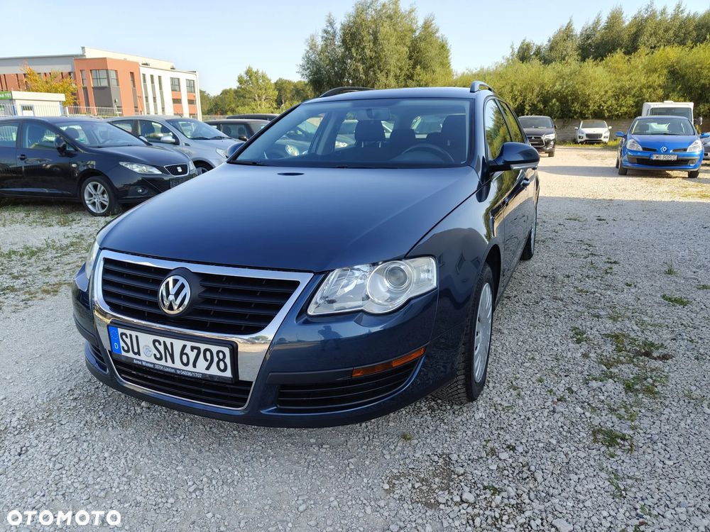 Volkswagen Passat - 1