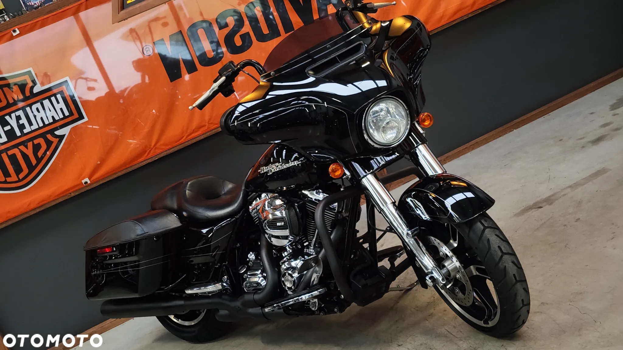 Harley-Davidson FLHXS Special - 4