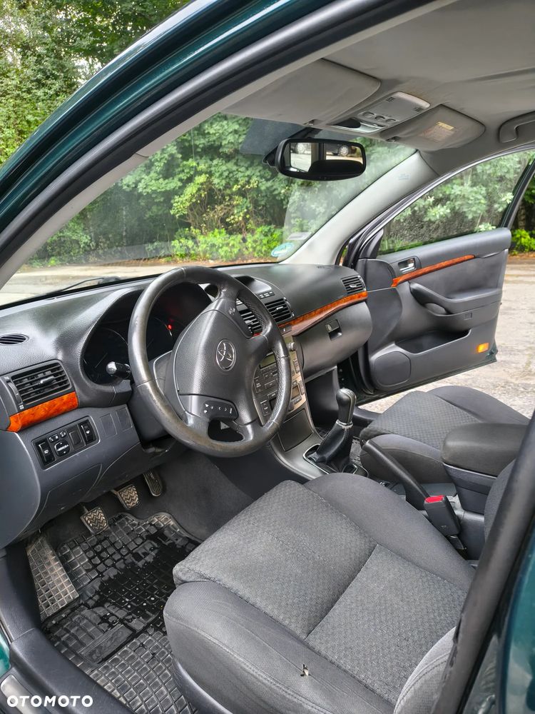 Toyota Avensis 1.8 VVT-i Sol - 10