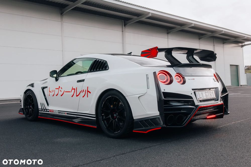 Nissan GT-R - 13