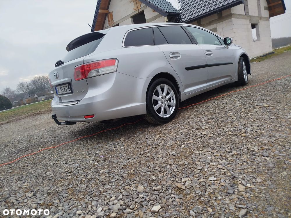 Toyota Avensis - 9