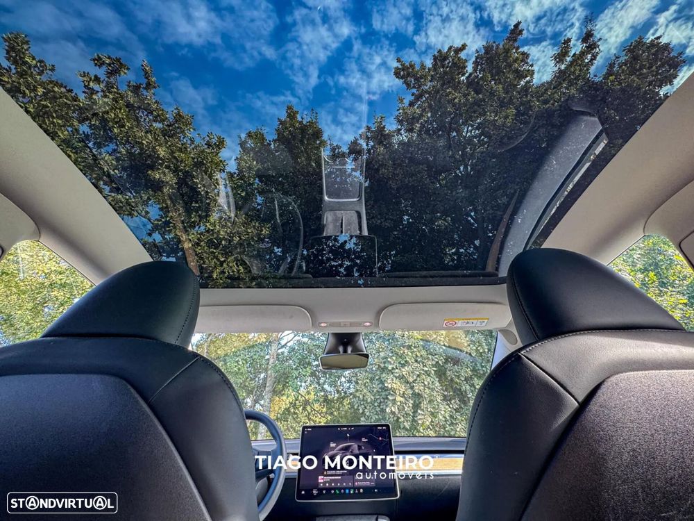 Tesla Model Y Tração Traseira - 43