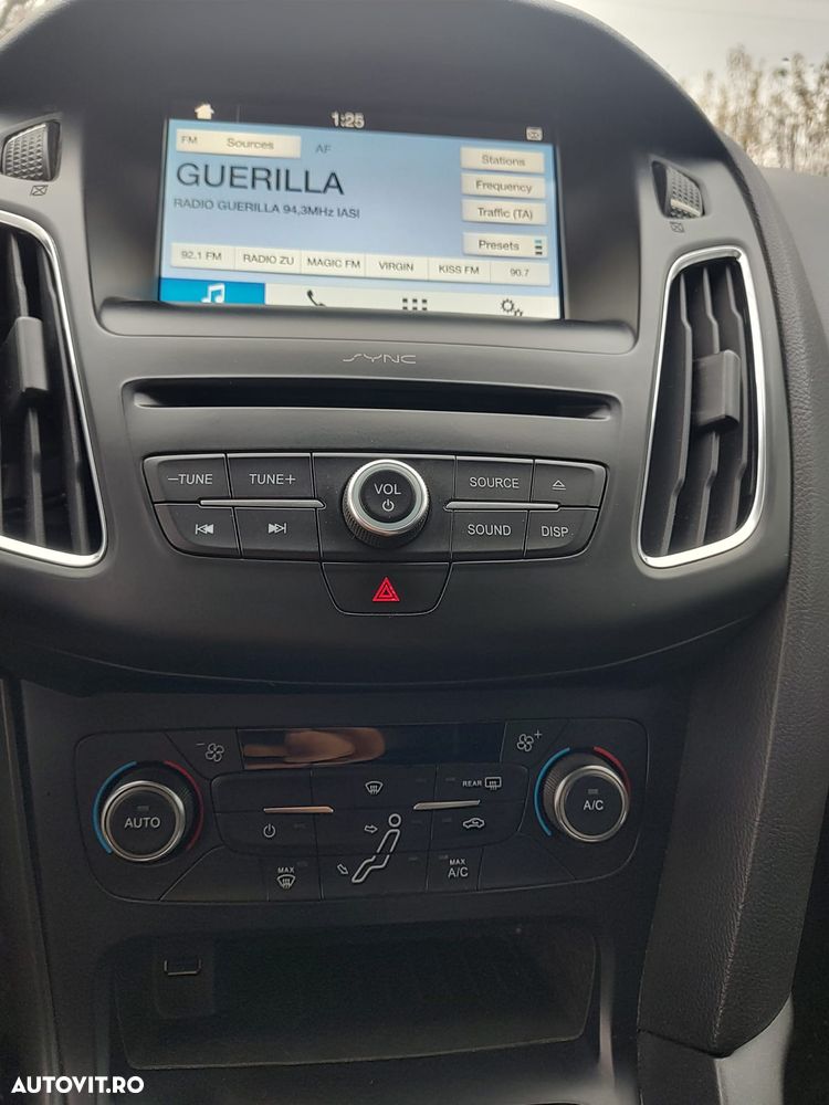 Ford Focus 1.0 EcoBoost Trend Edition - 11