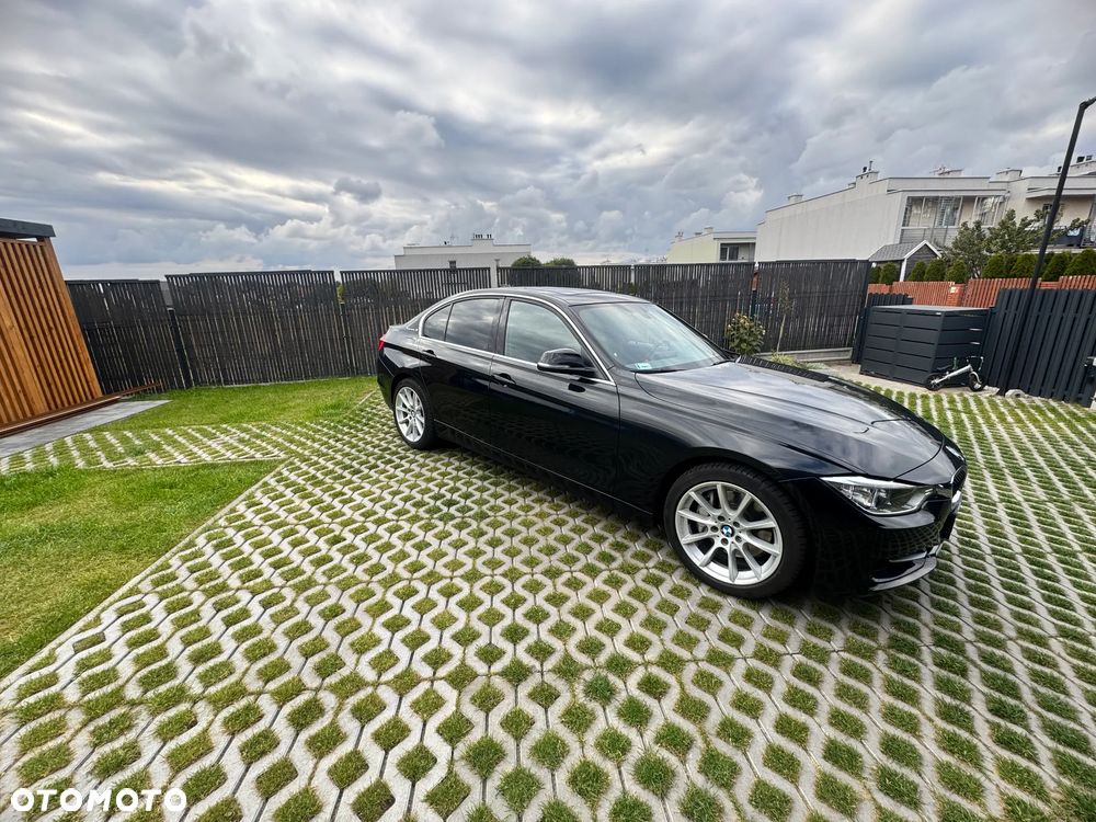 BMW Seria 3 335i Sport Line - 13