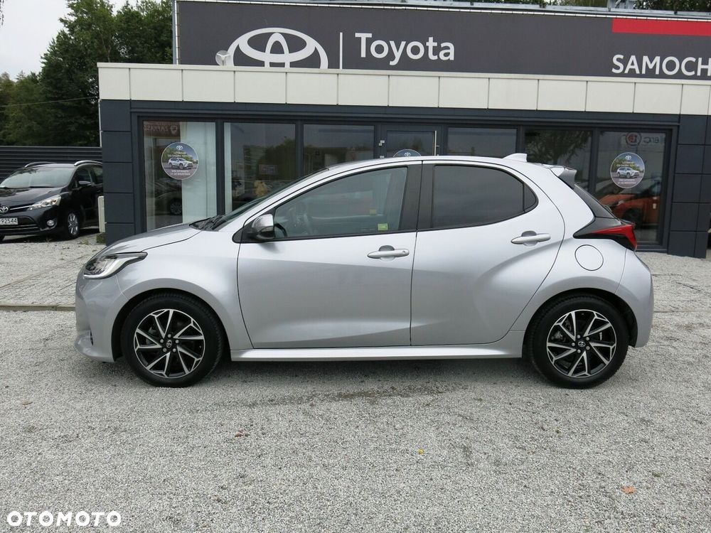 Toyota Yaris 2022 photo 2