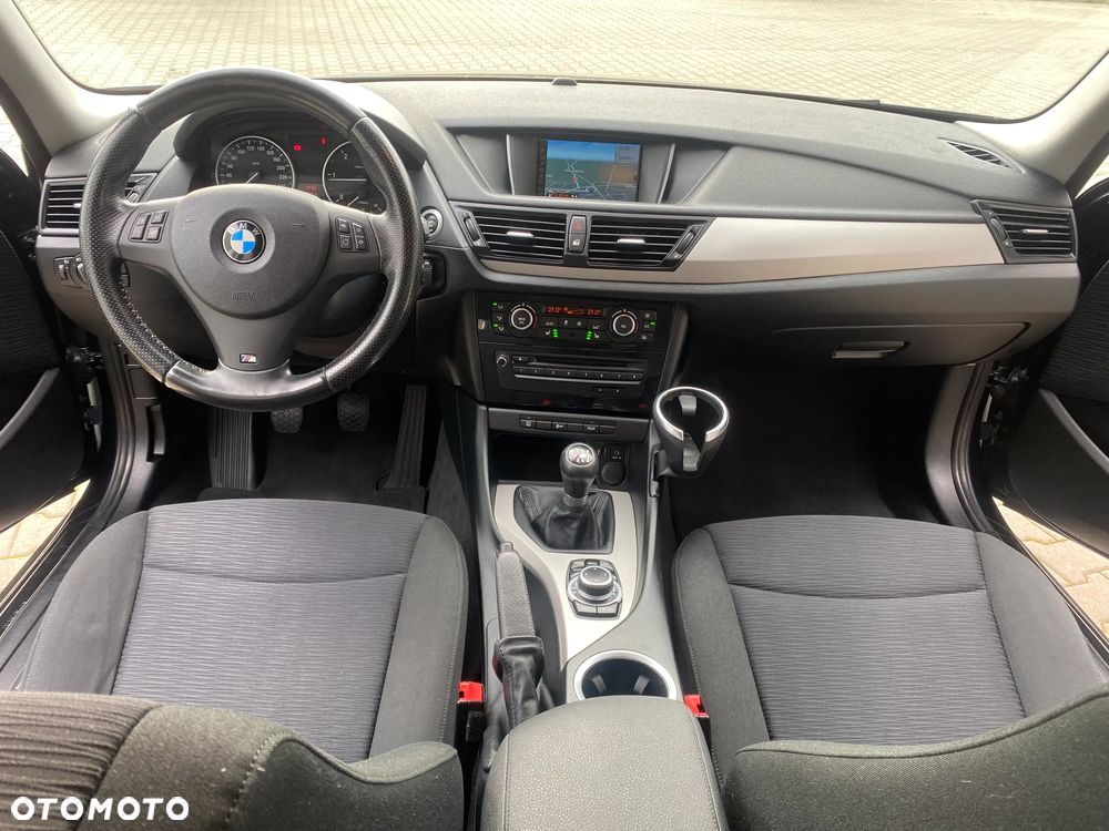 BMW X1 sDrive18d xLine - 12